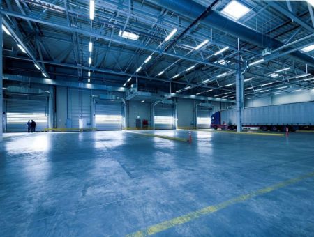 ¿Cómo pueden las empresas de transporte y logística mejorar su preparación ante el ámbito cambiante de la tecnología y digitalización?